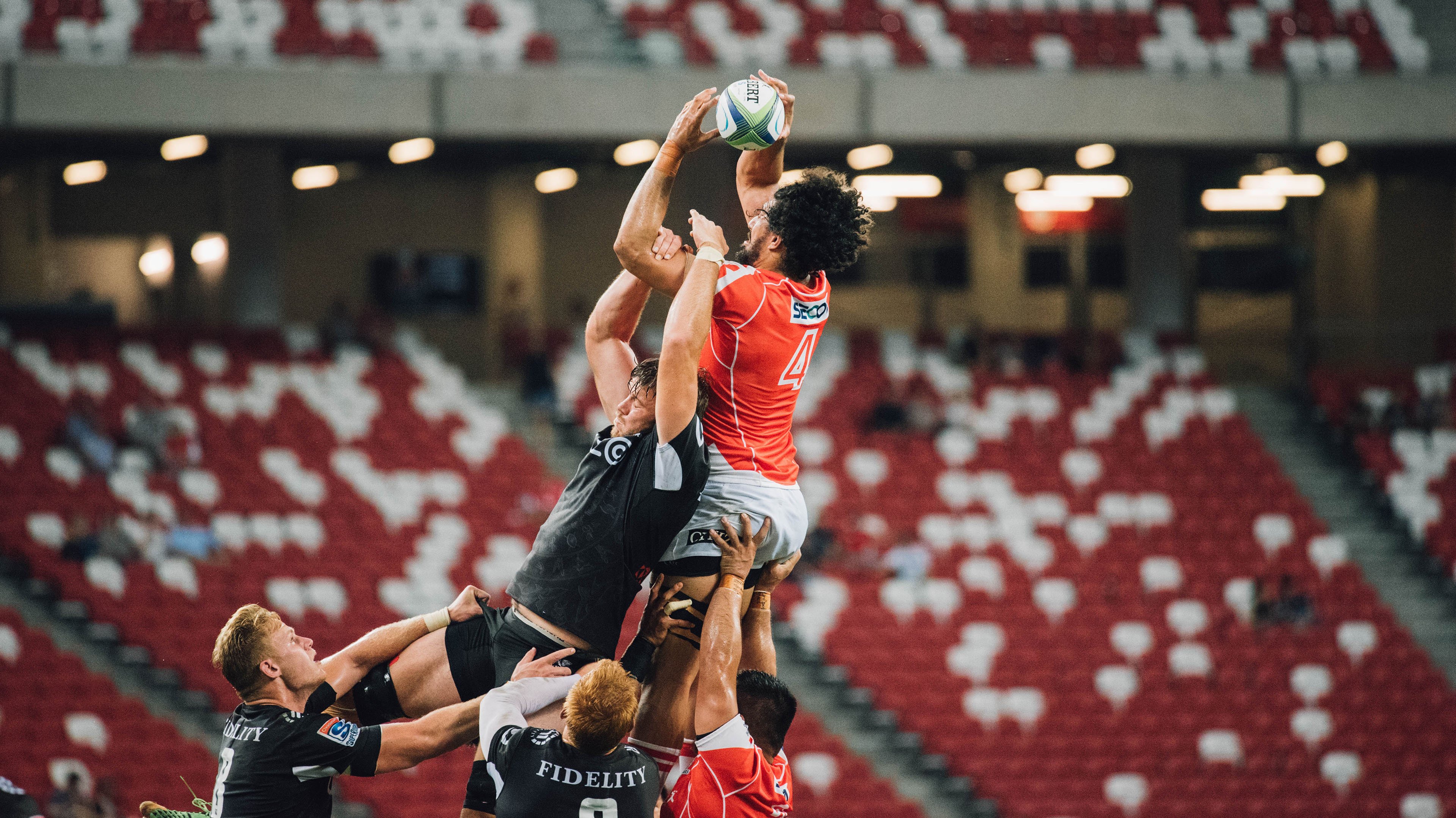 “蓝天白云，下一个冠军是谁？赛场风云瞬息万变”，蓝天白云下句怎么接