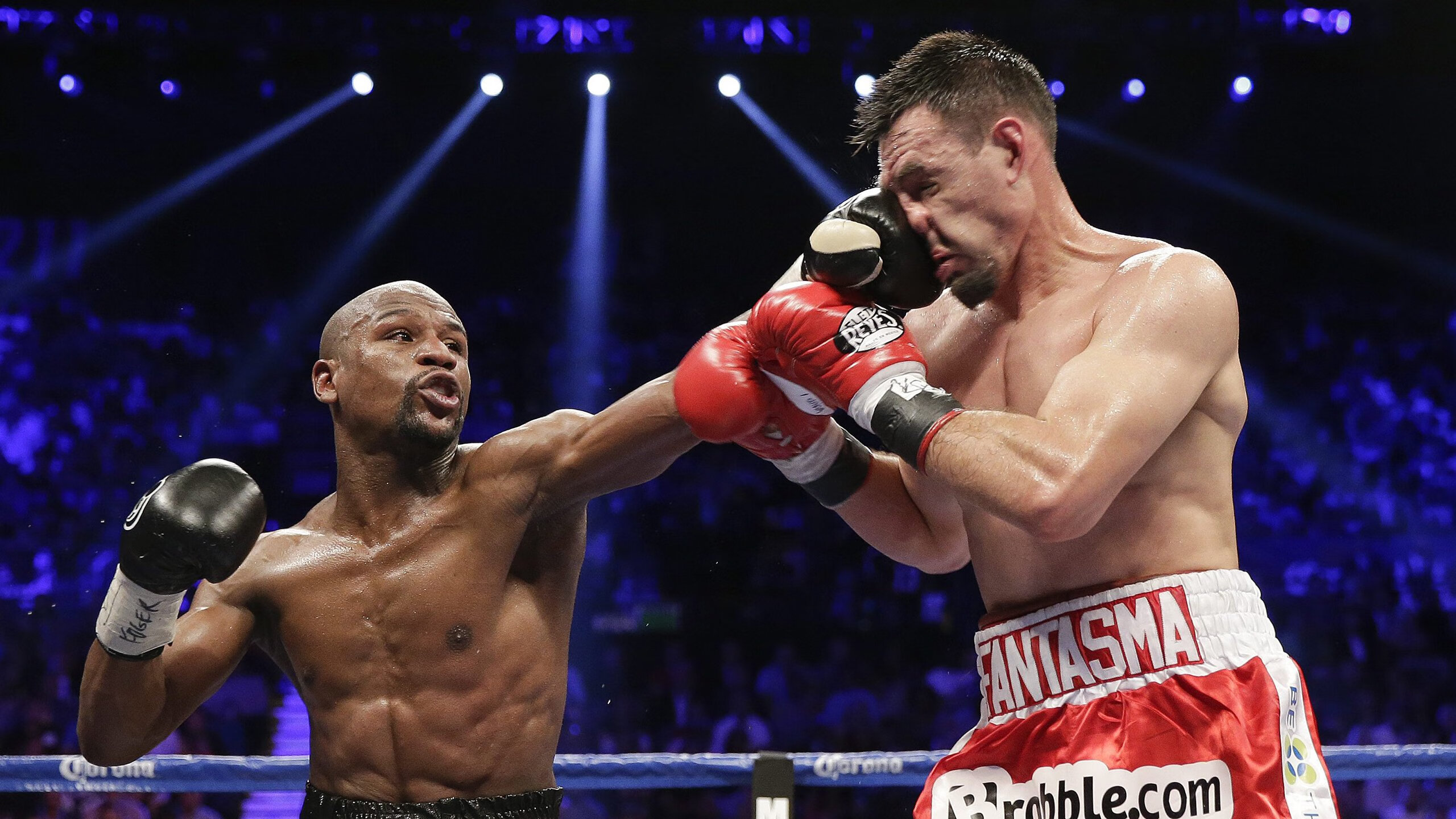 开云体育官方下载-英超裁判新规引发争议，影响比赛公正性，英超裁判安排